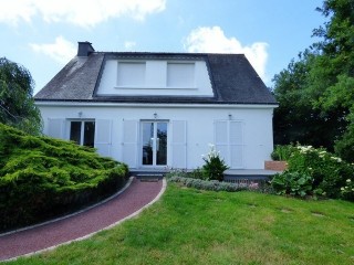 Lovely Detached, traditional, 4 bedroomed, neo-bretonne within walking distance to village, 223,600.00 €, Saint-thuriau, Morbihan, 56300