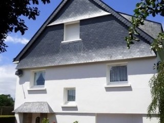 Lovely Detached, traditional, 4 bedroomed, neo-bretonne within walking distance to village, 223,600.00 €, Saint-thuriau, Morbihan, 56300