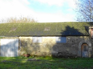Renovated property divided into 2 cottages, with 1.48ha of land, large outhouse with a garage, 228,800.00 €, Reguiny, Morbihan, 56500