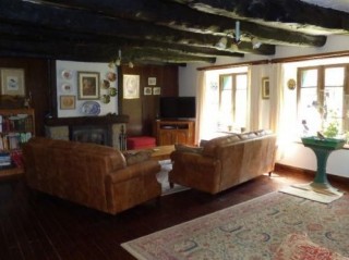 Tastefully converted small farmhouse is situated within a quiet setting, 110,000.00 €, Meneac, Morbihan, 56490
