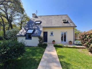 Houses for sale - 6 rooms - 102 m2 - PLOERMEL - (56800), 325,500.00 €, Ploermel, Morbihan, 56800