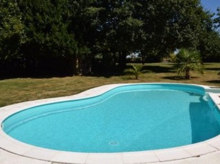 Stunning farmhouse property with outdoor swimming pool, 332,325.00 €, Guegon, Morbihan, 56120
