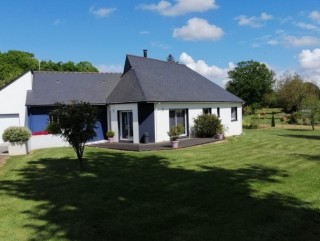 Beautiful bungalow with spacious workshop and garage, 330,000.00 €, Ruffiac, Morbihan, 56140