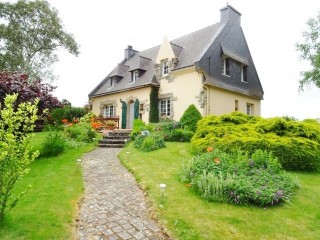 # under offer# Lovely, detached, countryside, traditional Neo-Breton property, 135,200.00 €, Plumieux, Côtes-d'Armor, 22210