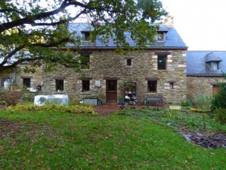 Delightful longere style property set in the countryside, alongside a river,, 284,800.00 €, Hellean, Morbihan, 56120