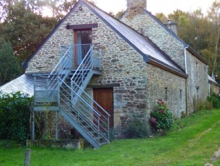 Delightful longere style property set in the countryside, alongside a river,, 284,800.00 €, Hellean, Morbihan, 56120