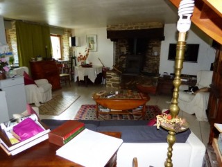 Delightful longere style property set in the countryside, alongside a river,, 284,800.00 €, Hellean, Morbihan, 56120