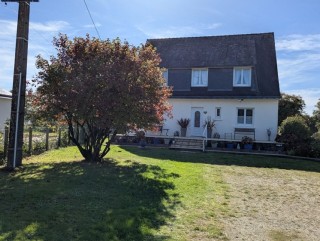 Houses for sale - 6 rooms - 136 m2 - PLEUCADEUC - (56140), 295,400.00 €, Morbihan, Morbihan, 56140